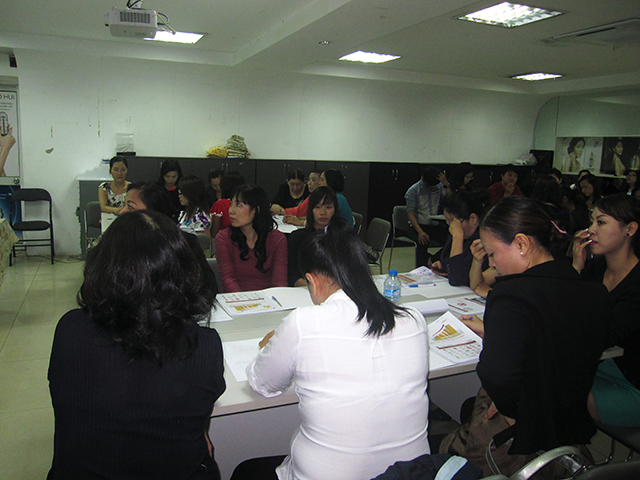 Đội ngũ BM chuyên nghiệp - 1 year (LG-Vina 09-10-2013)